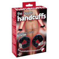 Czarne kajdanki z futerkiem