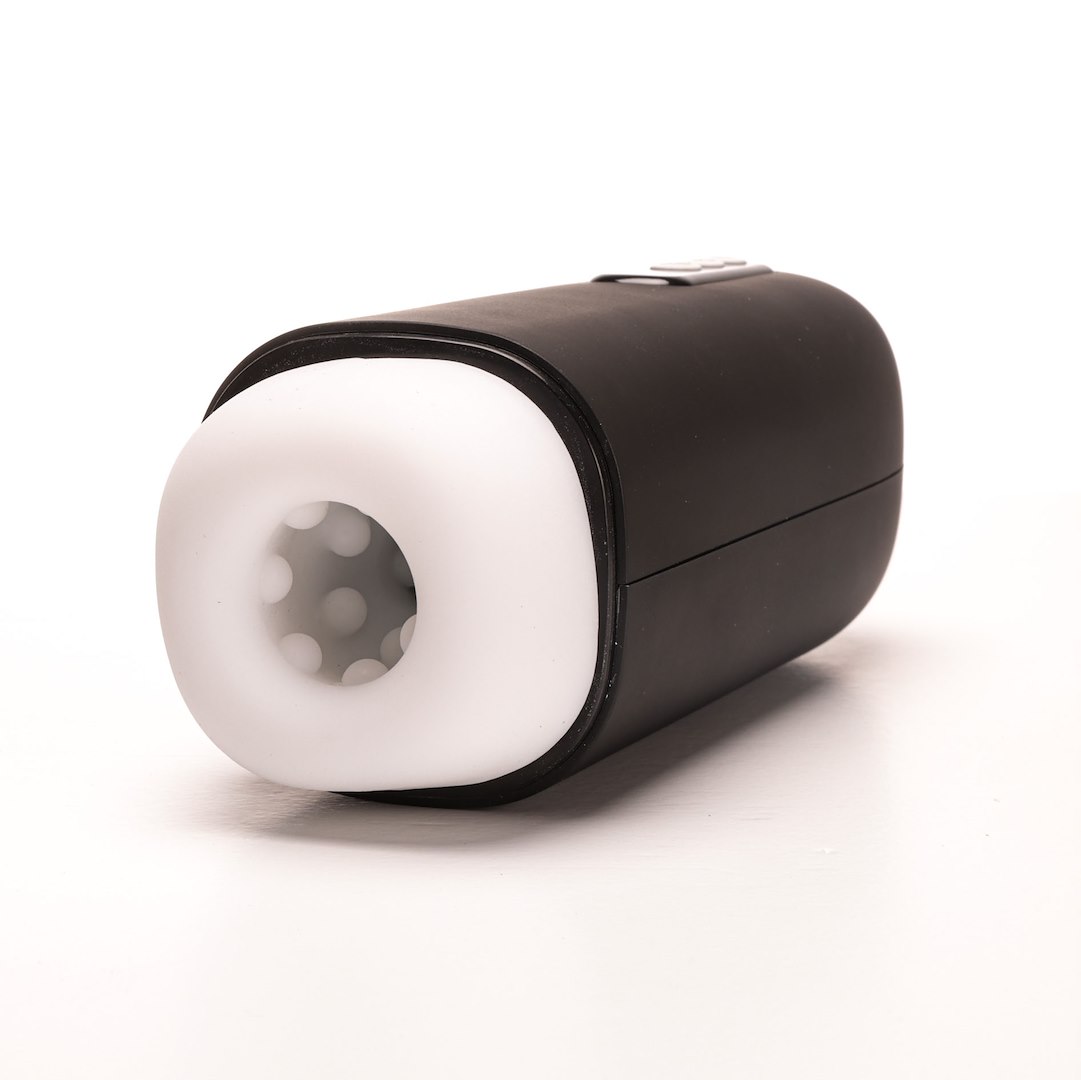 Masturbator Z Wibracją Ssaniem Cyberskóra Ładowany Usb Czarny — zdjęcie 2