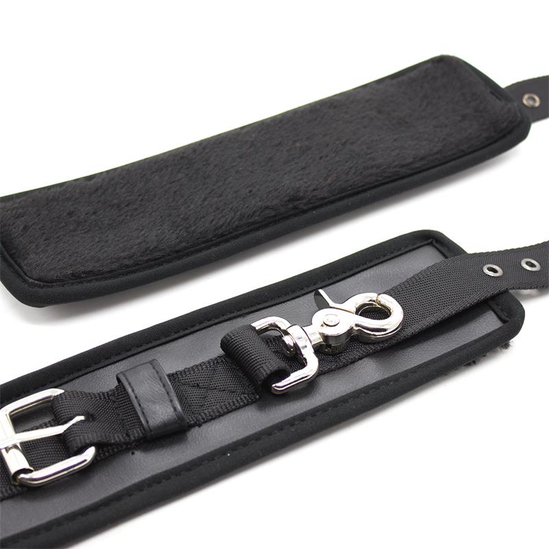 Leather Handcuffs with Big Hoops Black — zdjęcie 2