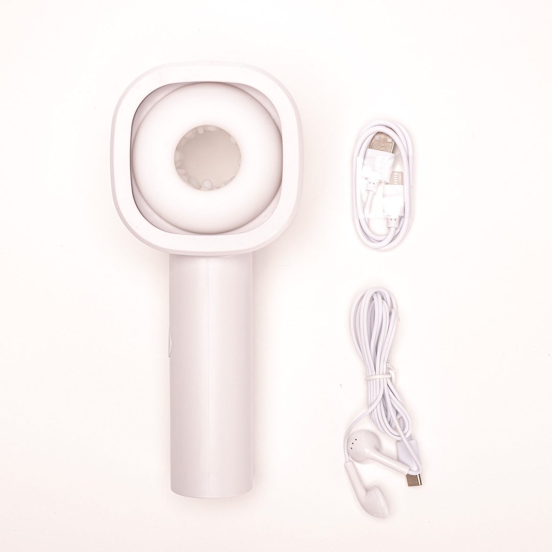 Masturbator Posuwisty Cyberskóra Ładowany Usb Biały — zdjęcie 3