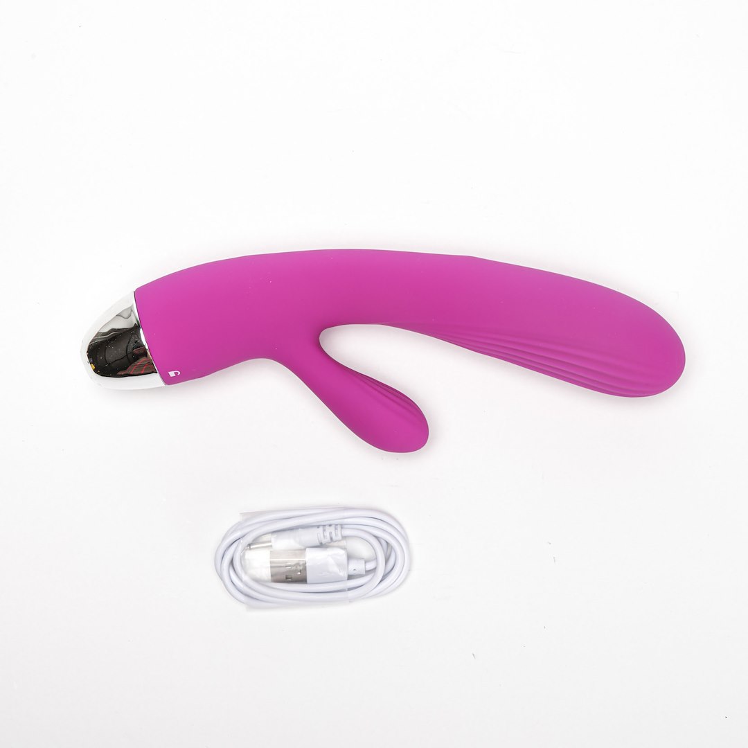 Wibrator Silikonowy Typ Króliczek Ładowany Usb Fioletowy — zdjęcie 4
