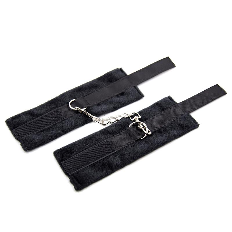 Handcuffs with Velcro with Long Fur Black — zdjęcie 4