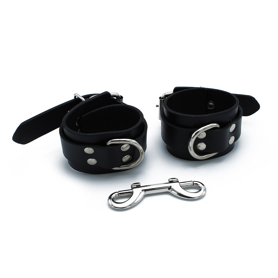 Kiotos Leather Black Leather Chain-Linked Cuffs — zdjęcie 4