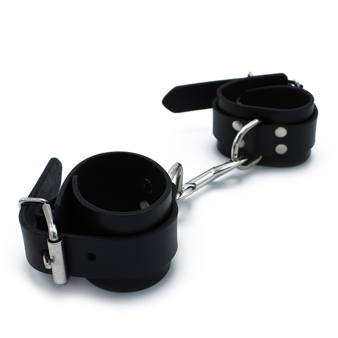 Kiotos Leather Black Leather Chain-Linked Cuffs — zdjęcie 6