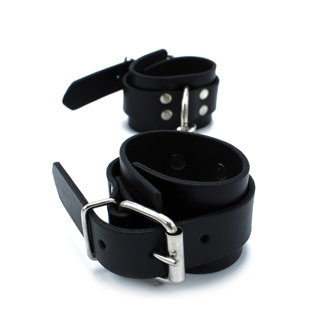 Kiotos Leather Black Leather Chain-Linked Cuffs — zdjęcie 7